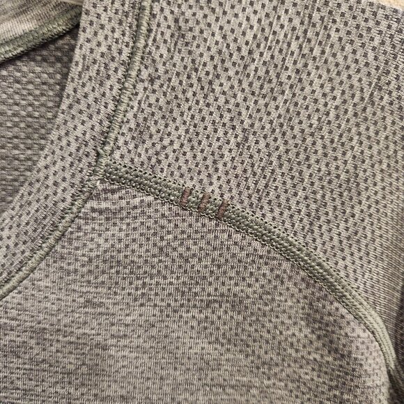 Lululemon Metal Vent Athletic Shirt Men’s Size XL Light Gray Breathable Wicking - Picture 7 of 13